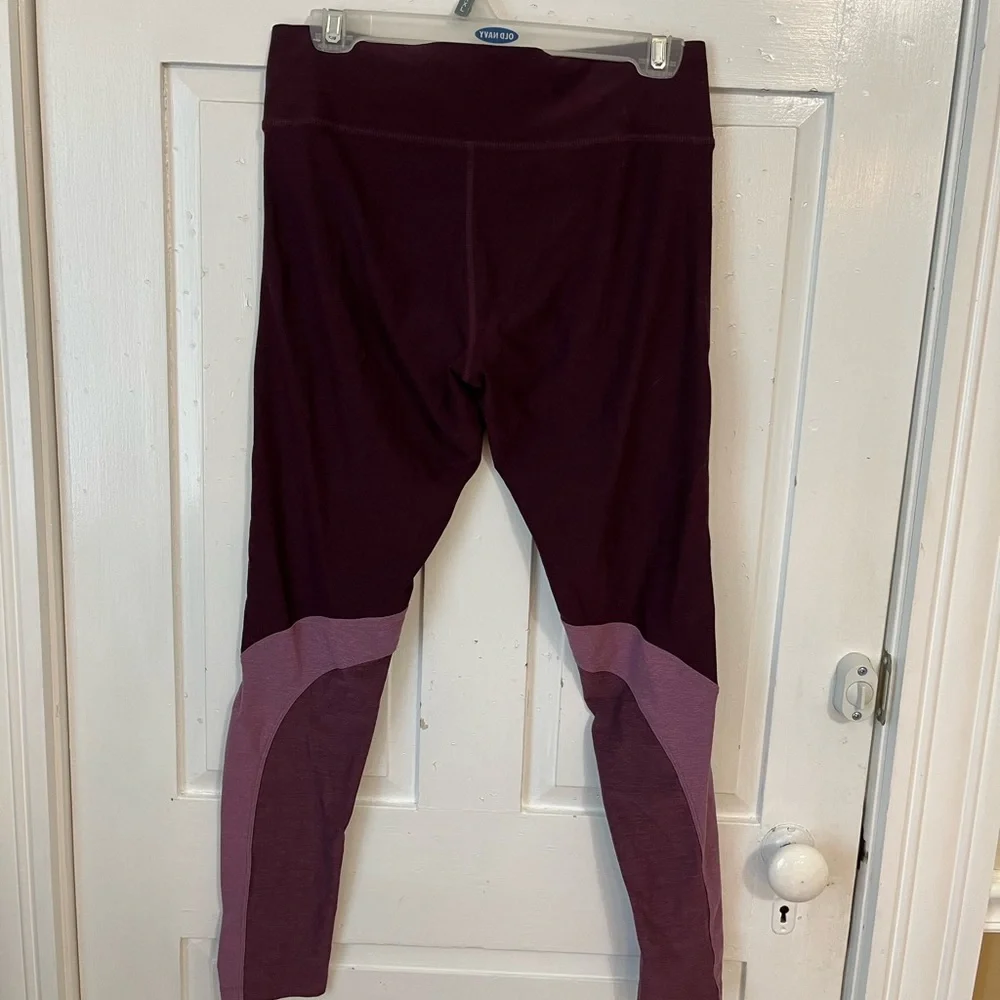 PINK COLOR BLOCK YOGA LEGGINGS - Picture 2 of 4